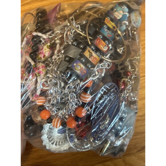4LB SCRAP JUNK Jewelry Lot Craft Harvest Repurpose salvage Broken Vintage-Now - Picture 5 of 10